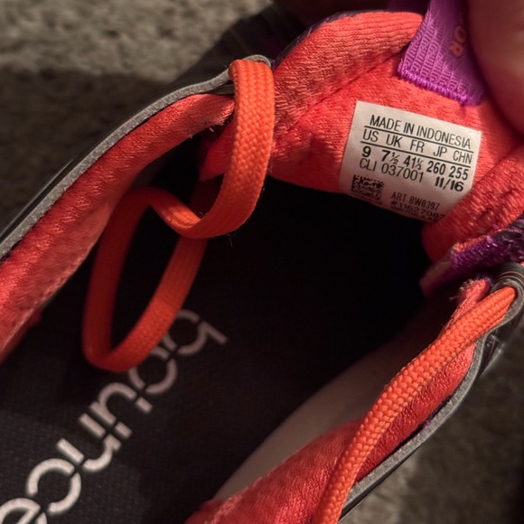 Adidas Women's Vigor Bounce Running Shoe - Picture 8 of 8